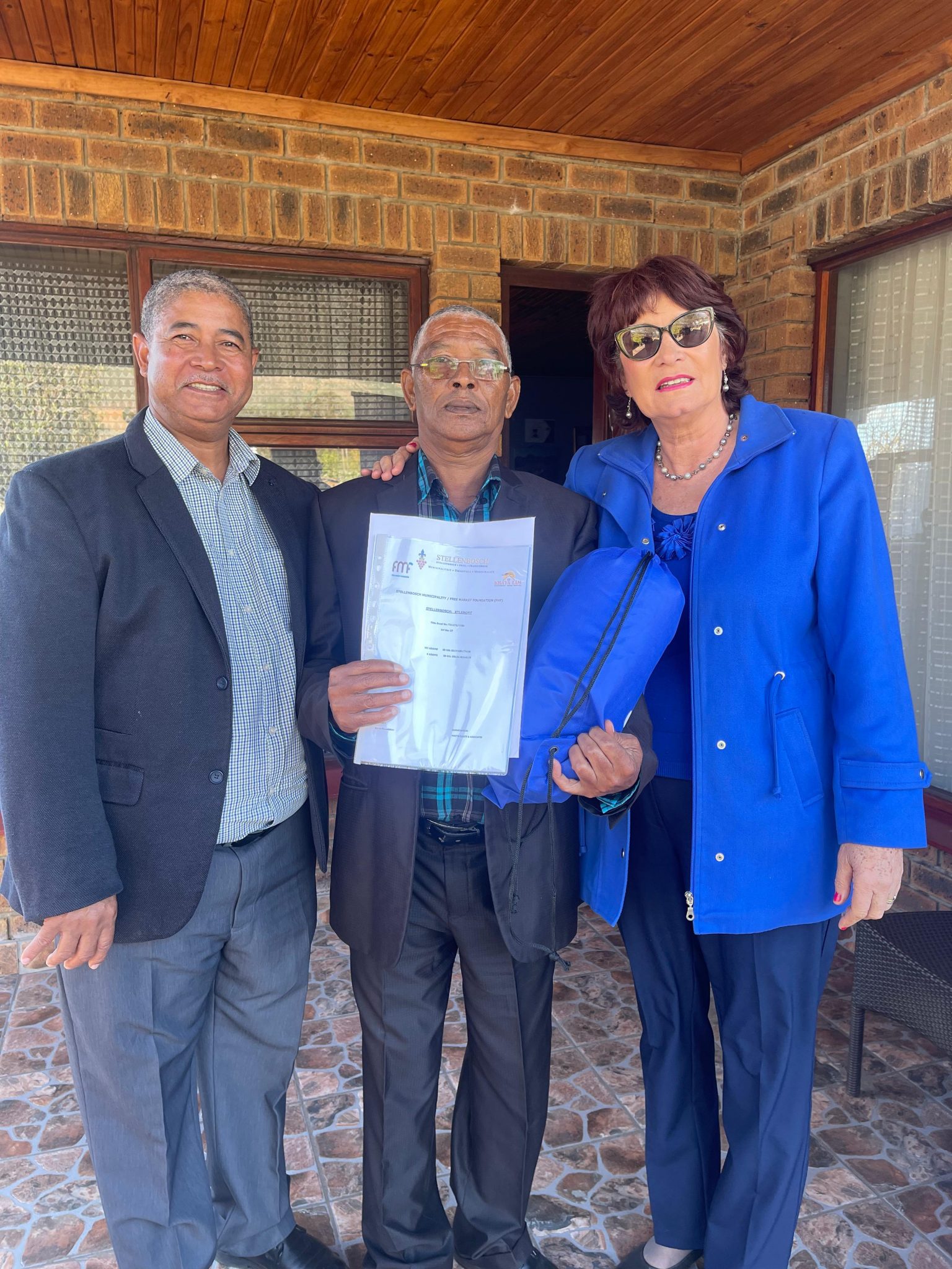 Mayor visits Kylemore and Groendal to deliver title deeds to residents